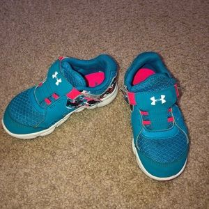 Girls Under Amour sneakers